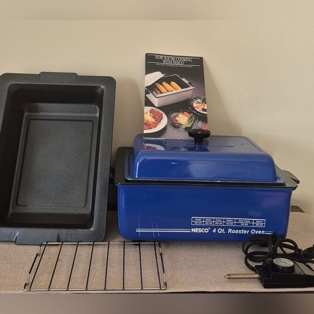 Vtg Blue  NESCO 4 Quart Electric Roaster Oven Roasting Cooker  w/Insert & Rack